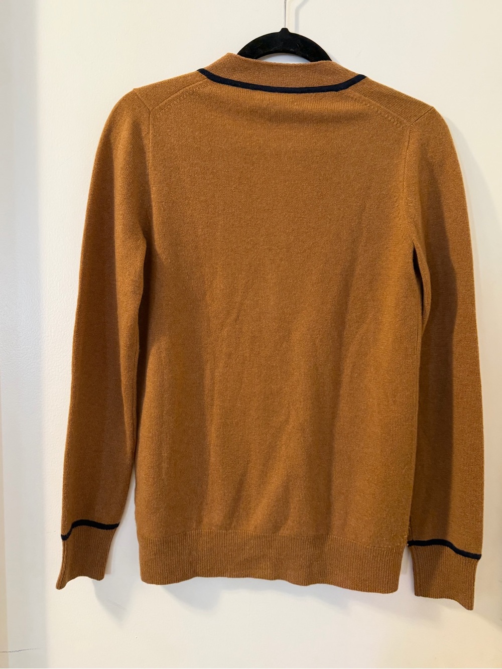 J.Crew tipped Cashmere V-neck Carmel w/ black so soft cardigan sweater sz small - Picture 3 of 6